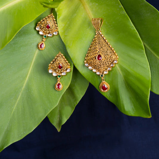 Antique Gold Pendant Set
